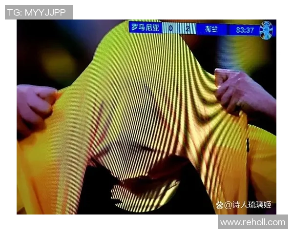 足球明星比赛意外露鸟引发热议球迷反应各异引关注 足球明星比赛意外露鸟引发热议球迷反应各异引关注